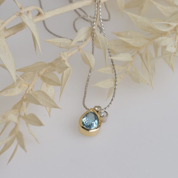 Aquamarine & Diamond Pendant & Necklace