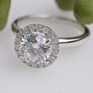 Round Diamond Halo Ring