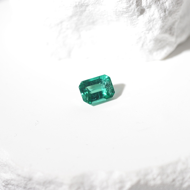 2.10ct Emerald cut Emerald